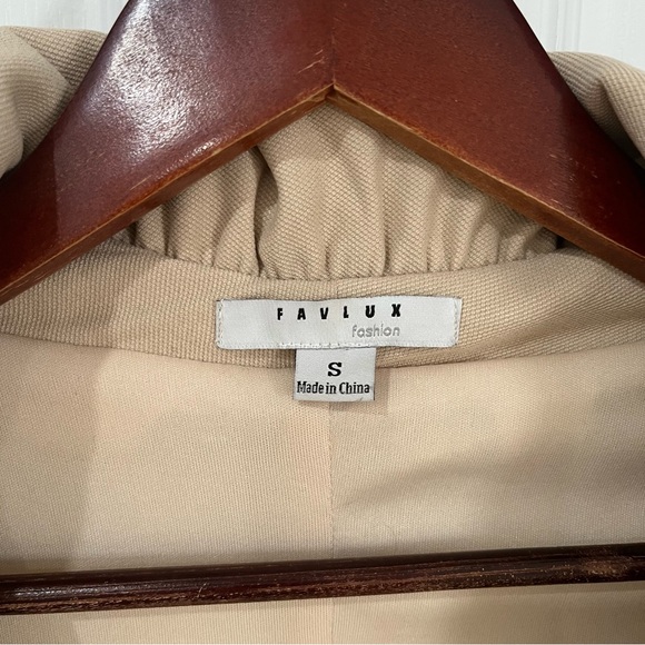 FAVLUX Tan Blazer - Picture 3 of 8